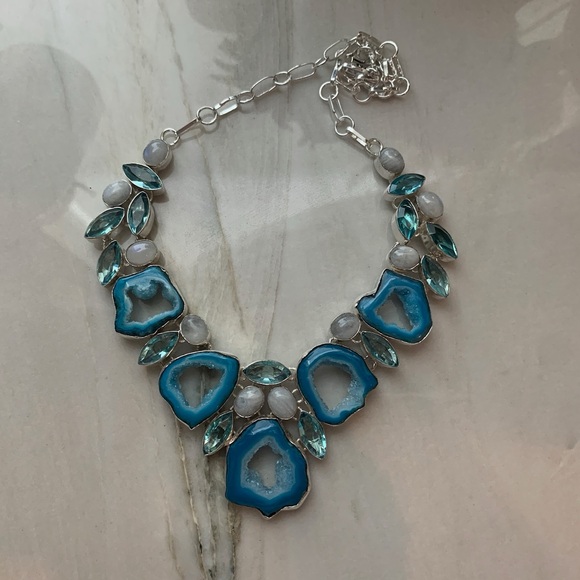 2305 Stunning Blue and Silver Agate Necklace - Picture 2 of 8